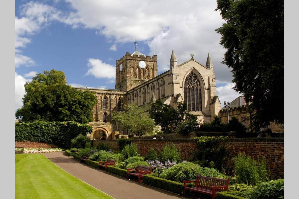 Hexham Town Centre, Market Place View Екстер'єр фото